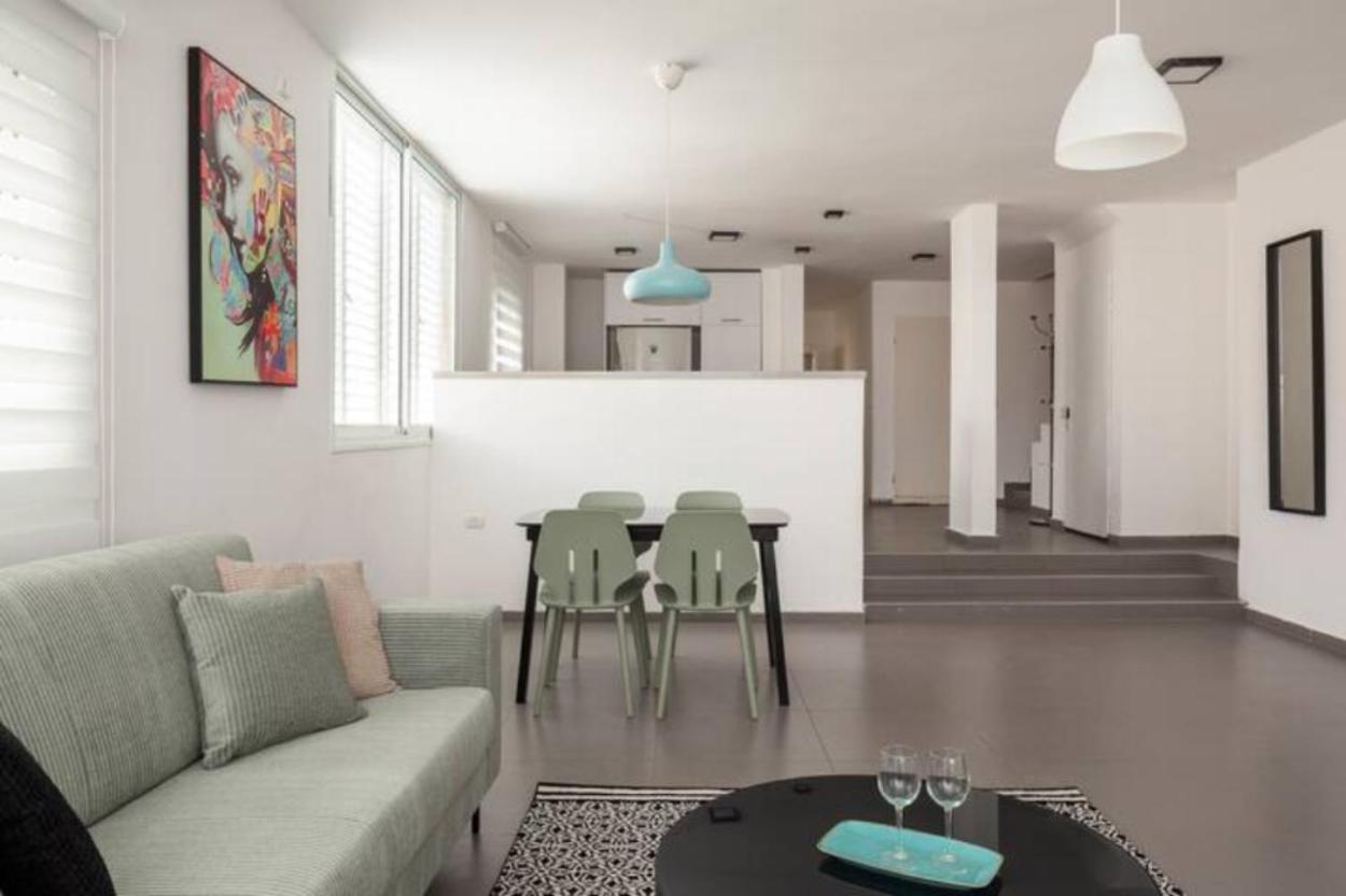 Oַ&O Group-Amazing Apt Bat-Yam 3 Min Walk To Beach Бат-Ям Экстерьер фото